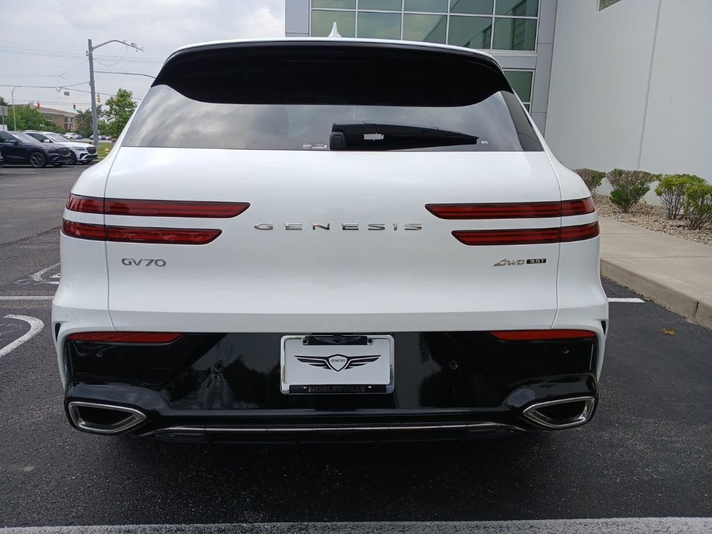 Used 2026 Genesis GV70 3.5T Sport Prestige image 6