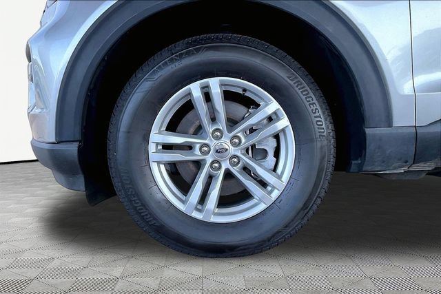 Used 2023 Ford Explorer XLT w/ Equipment Group 202A AWD/4WD image 22