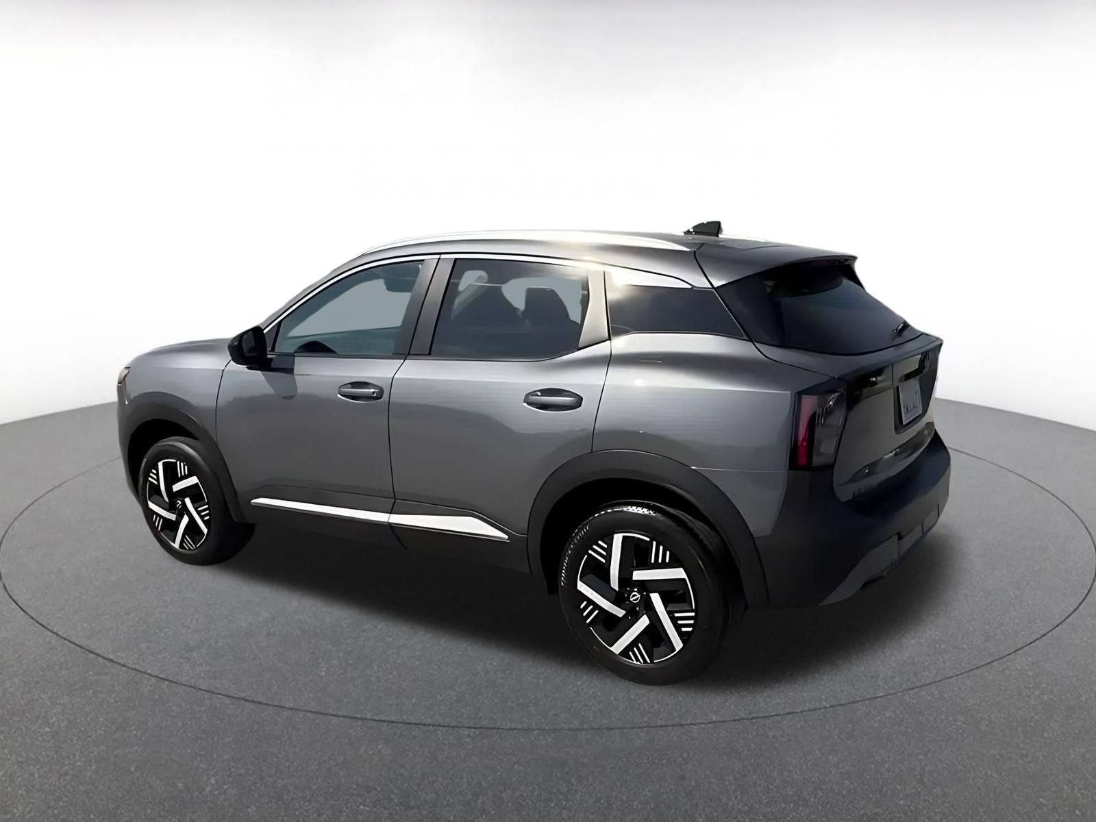 Used 2026 Nissan Kicks SV w/ Cold Weather Package FWD image 10