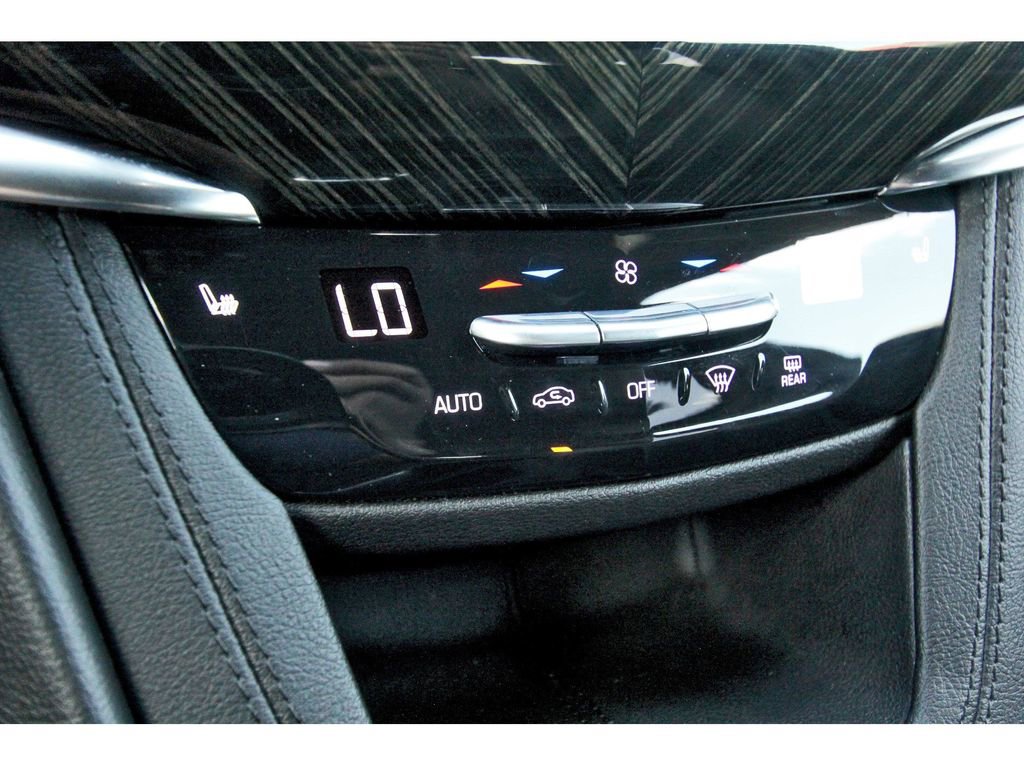 Used 2020 Cadillac XT6 Premium Luxury image 23