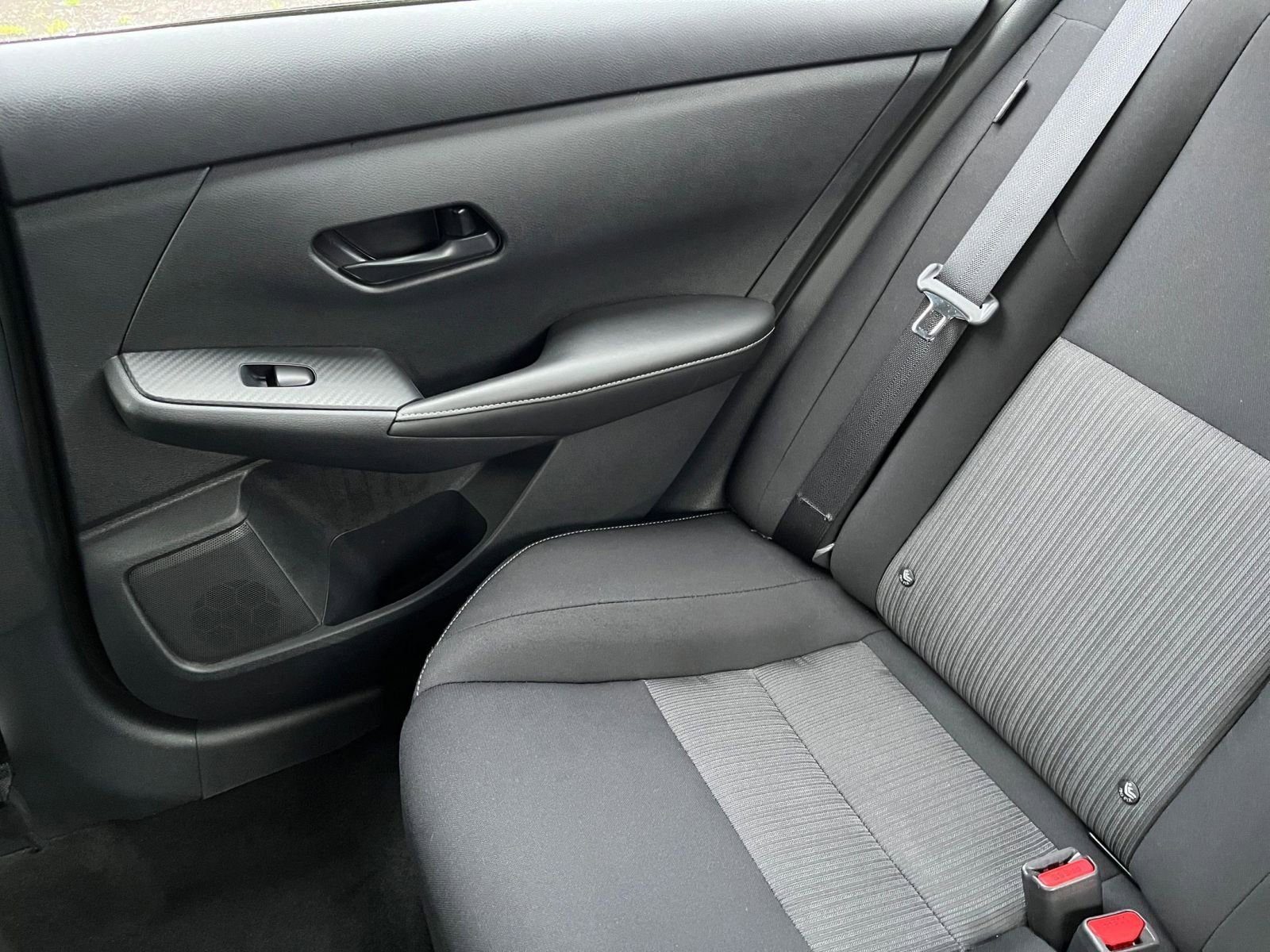 Used 2025 Nissan Sentra SV FWD image 37