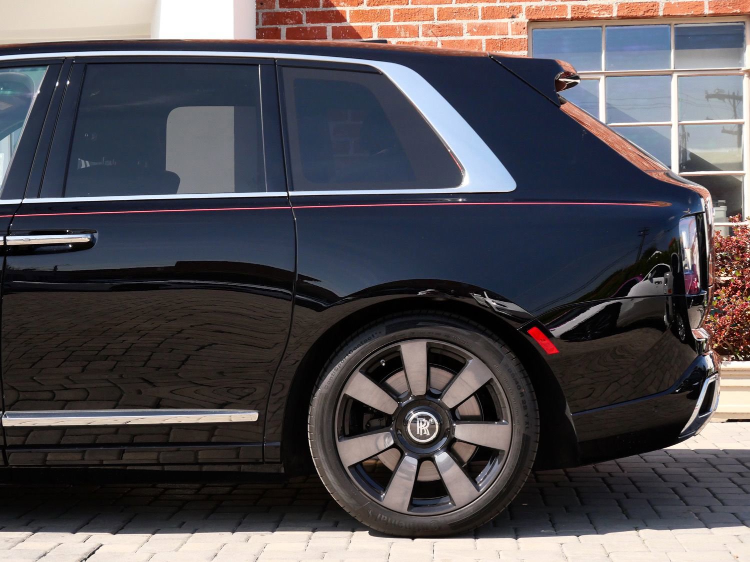 New 2025 Rolls-Royce Cullinan image 22