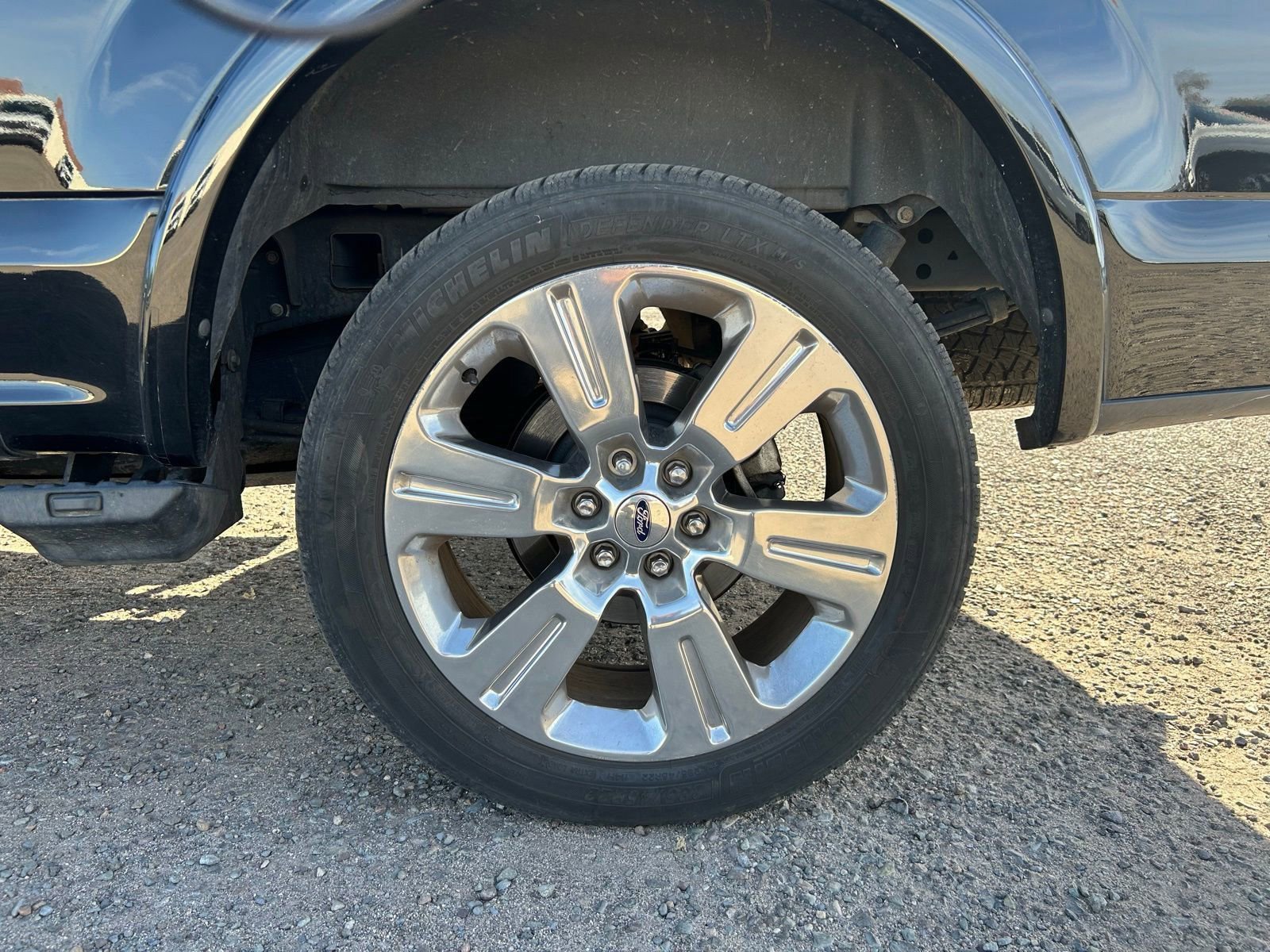 Used 2017 Ford F150 Limited AWD/4WD image 9