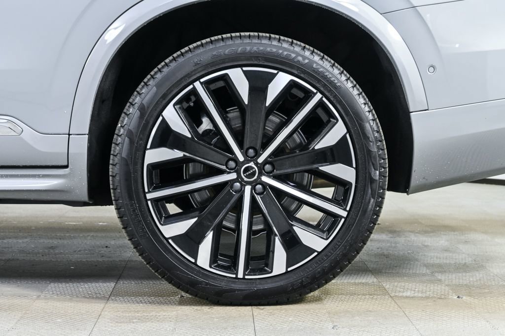 Certified 2026 Volvo XC90 B6 Plus w/ Protection Package Premier image 41