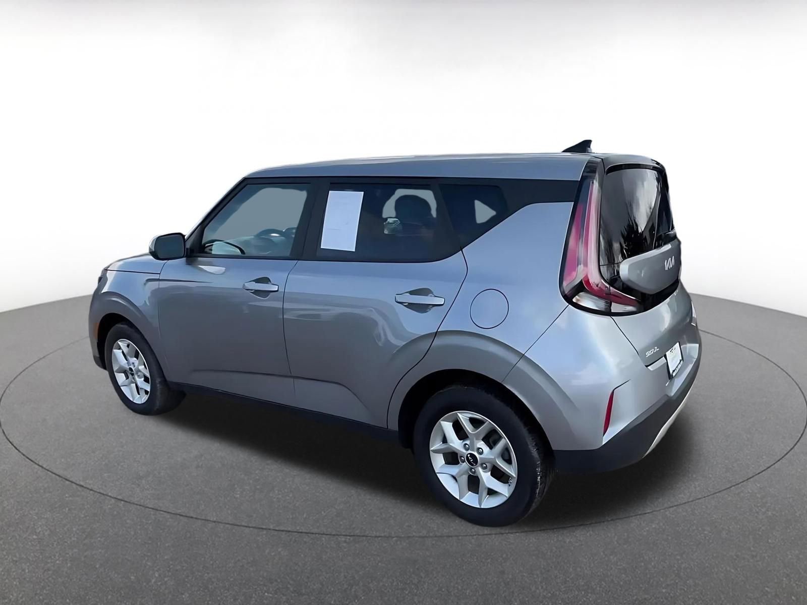 Used 2025 Kia Soul LX w/ LX Technology Package image 10