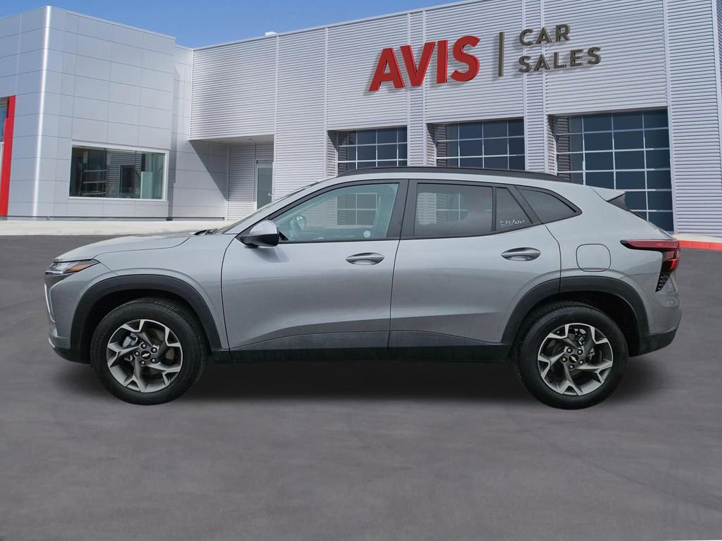Used 2025 Chevrolet Trax LT w/ LT Convenience Package FWD video 2