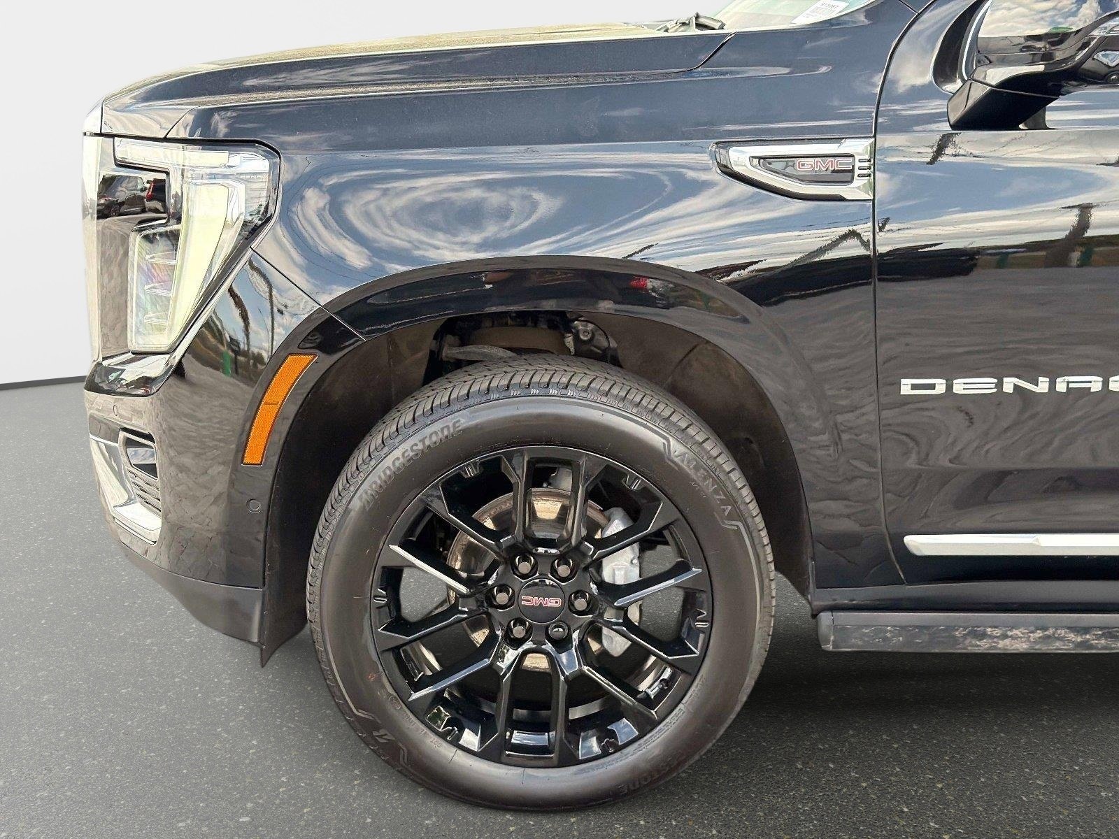 Used 2025 GMC Yukon Denali w/ Sun & Power Step Package AWD/4WD image 20