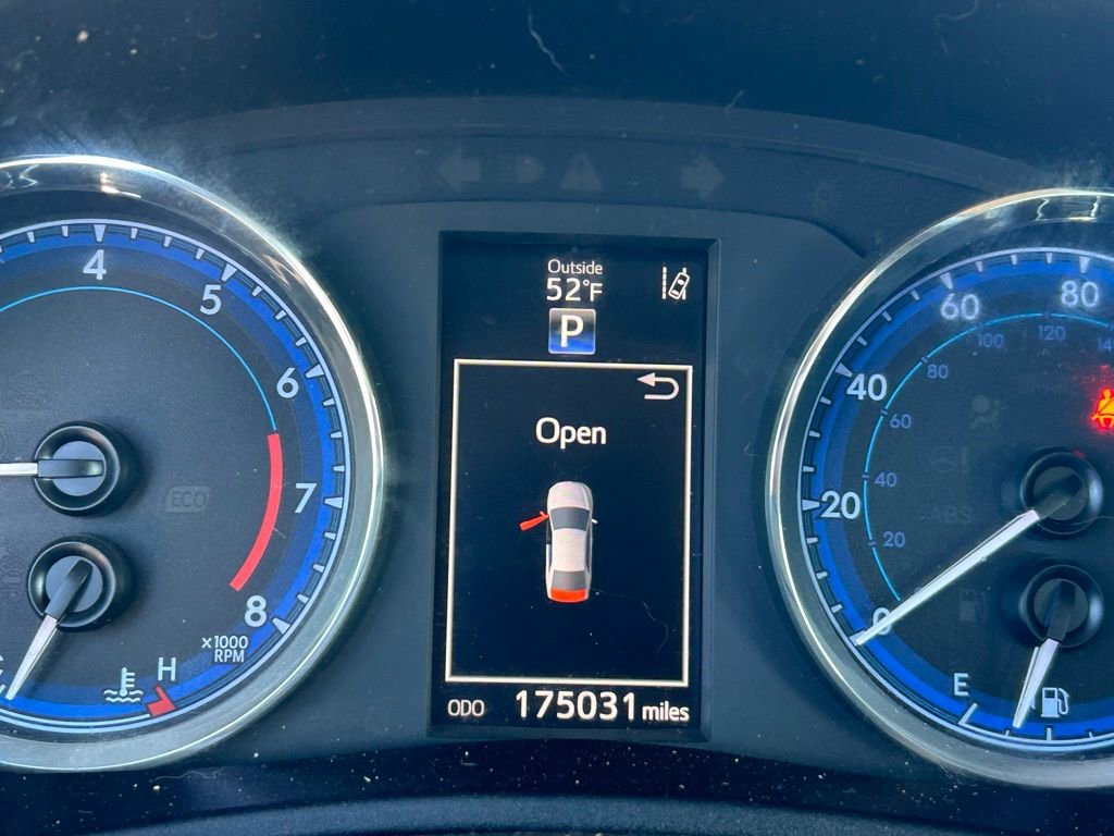 Used 2018 Toyota Corolla SE image 19