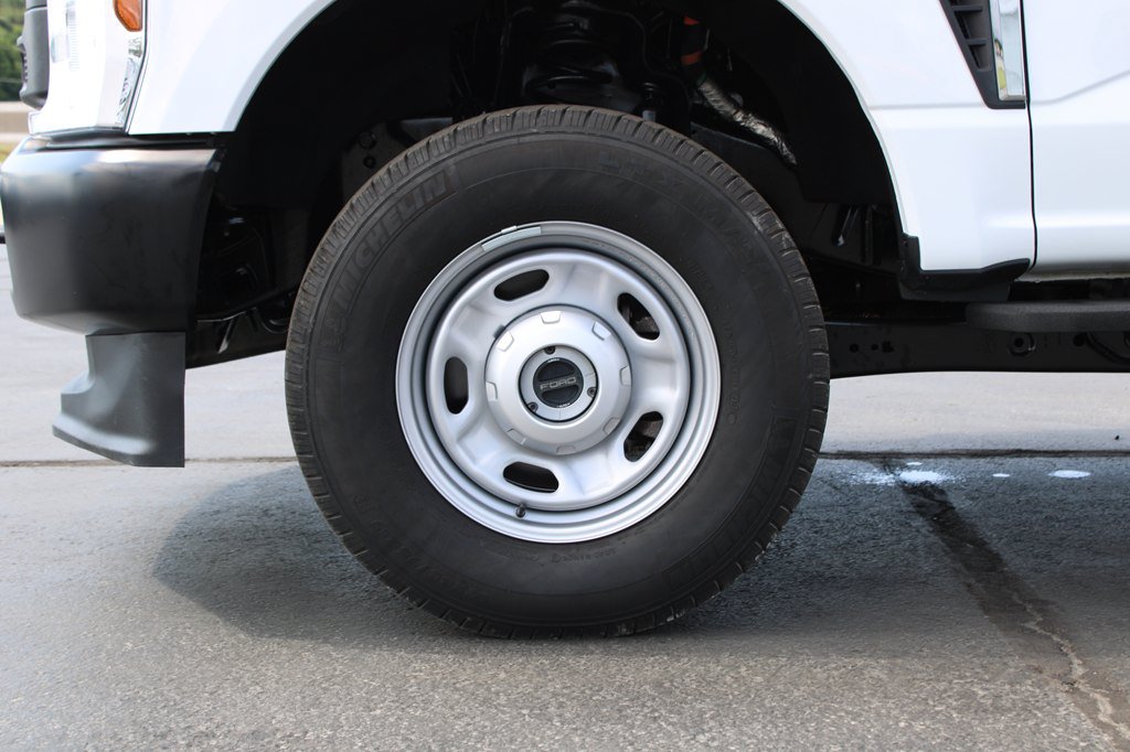 Used 2025 Ford F350 XL AWD/4WD image 39