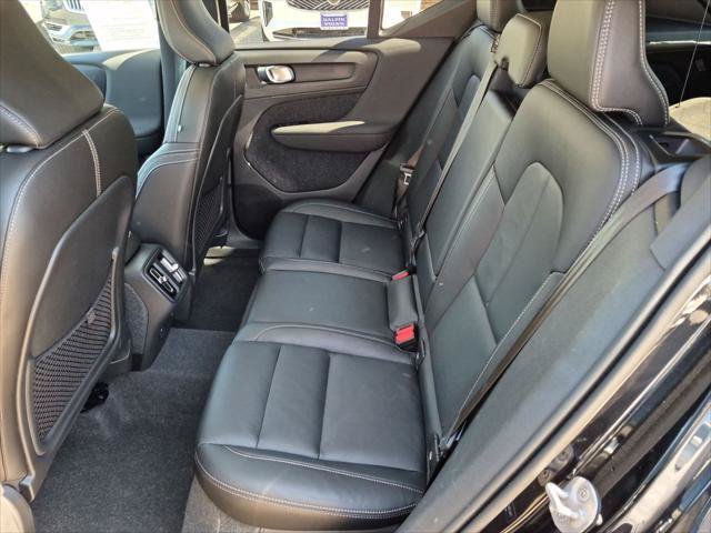 Certified 2024 Volvo XC40 B5 Core w/ Protection Package Premier AWD/4WD image 24
