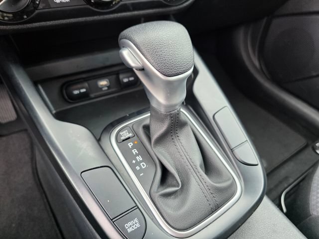 Certified 2025 Kia Soul LX w/ LX Technology Package FWD image 25