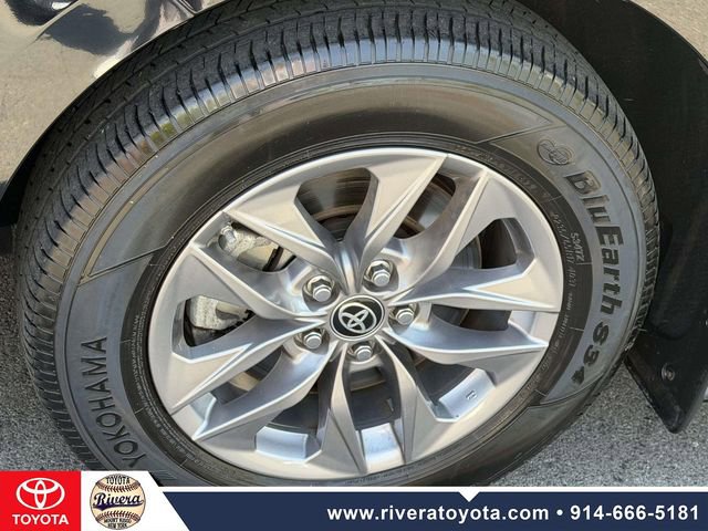 Certified 2023 Toyota Sienna XLE AWD/4WD image 7
