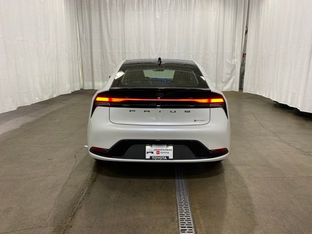 New 2026 Toyota Prius Plug-In Hybrid FWD image 4