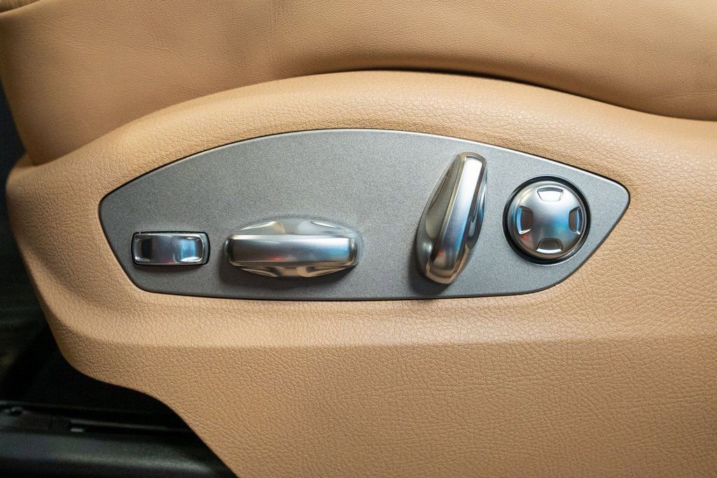 New 2026 Porsche Macan AWD/4WD image 21