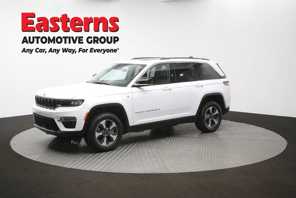 Used 2022 Jeep Grand Cherokee Limited 4xe w/ Luxury Tech Group II AWD/4WD image 60