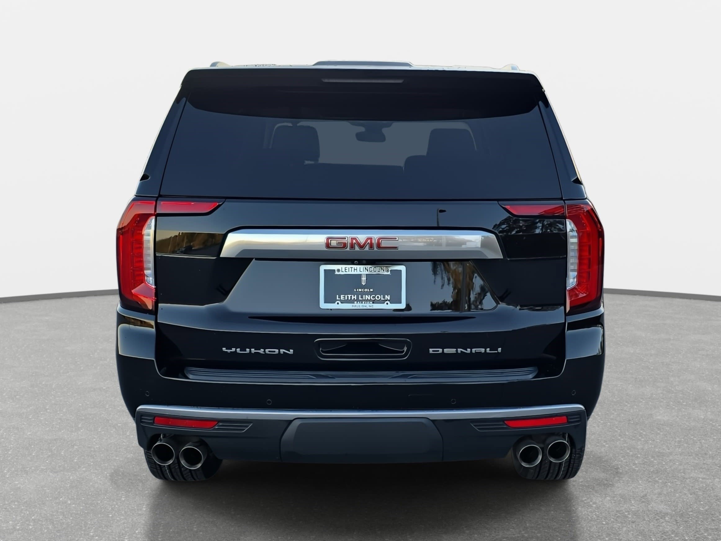 Used 2021 GMC Yukon Denali w/ Denali Premium Package image 6