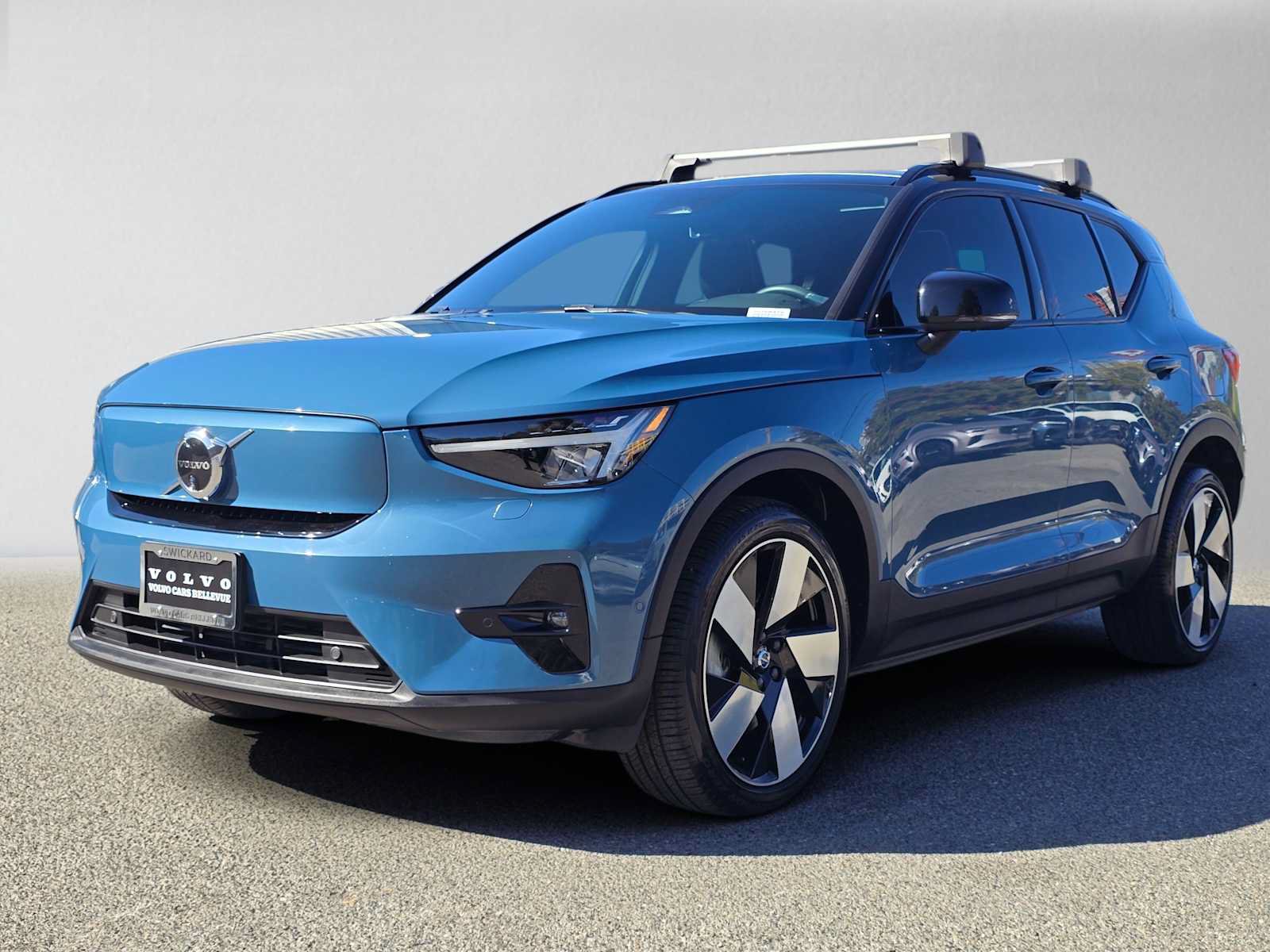 Certified 2023 Volvo XC40 Recharge Plus w/ Protection Package Premier AWD/4WD image 8