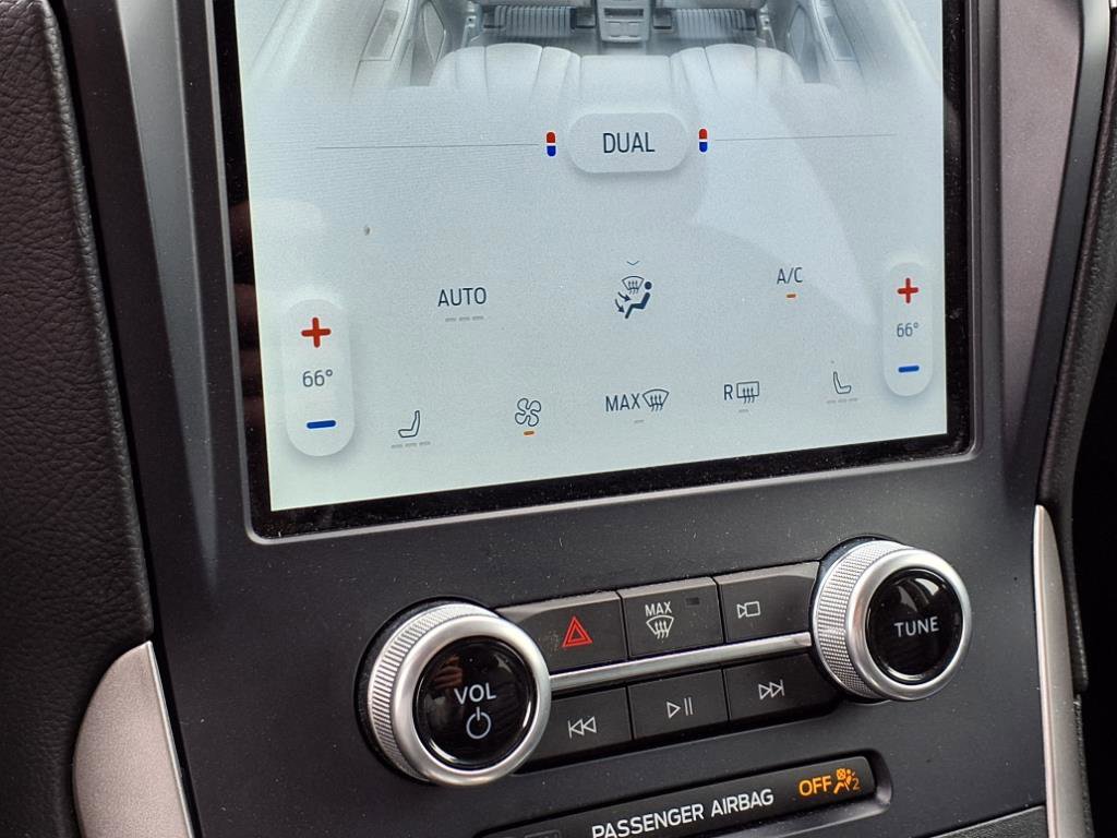 Used 2022 Ford Edge SEL image 10