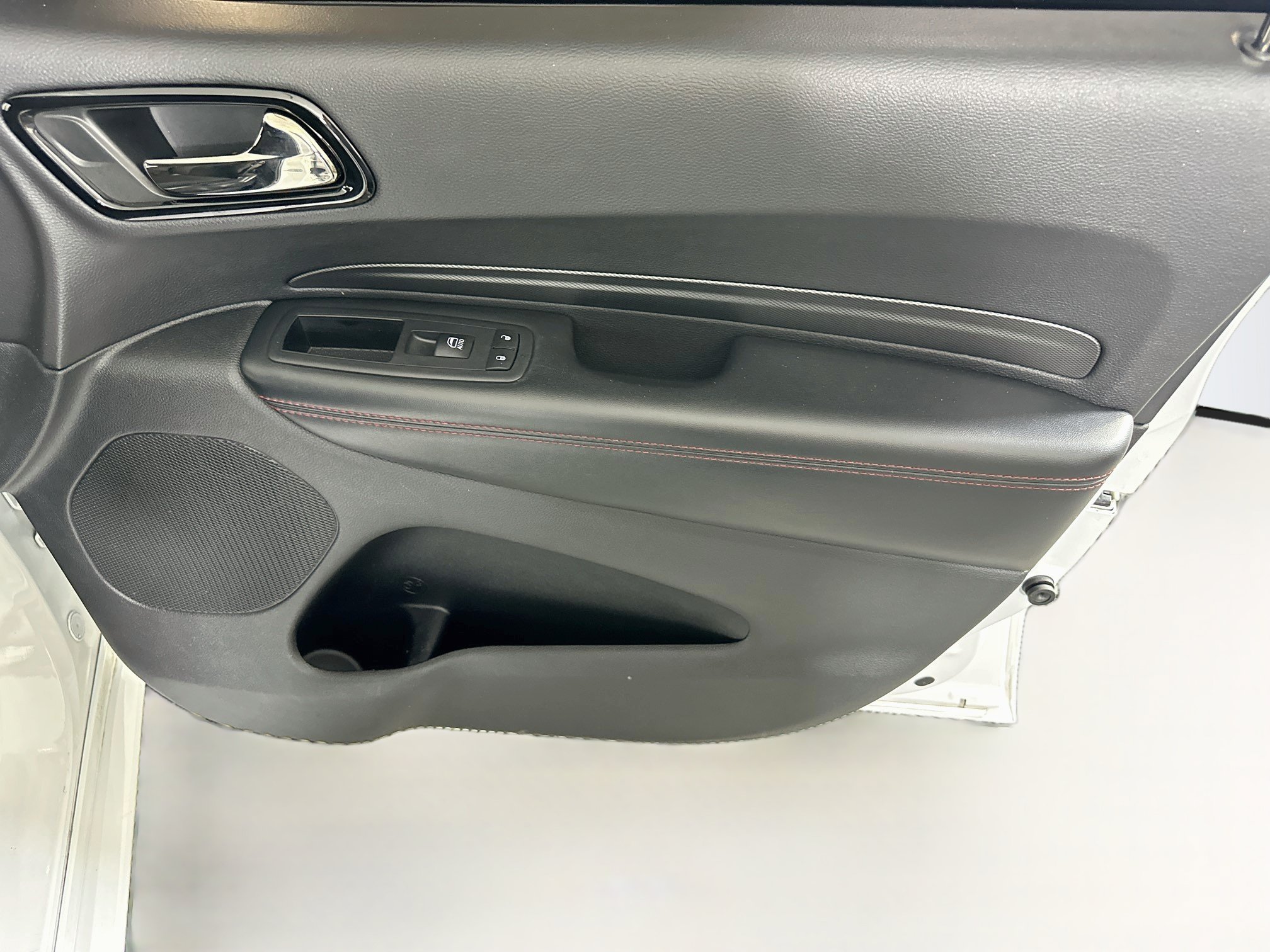 Used 2025 Dodge Durango GT RWD image 32