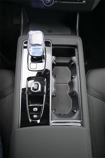 New 2026 Volvo XC90 B6 Plus w/ Protection Package Premier image 11