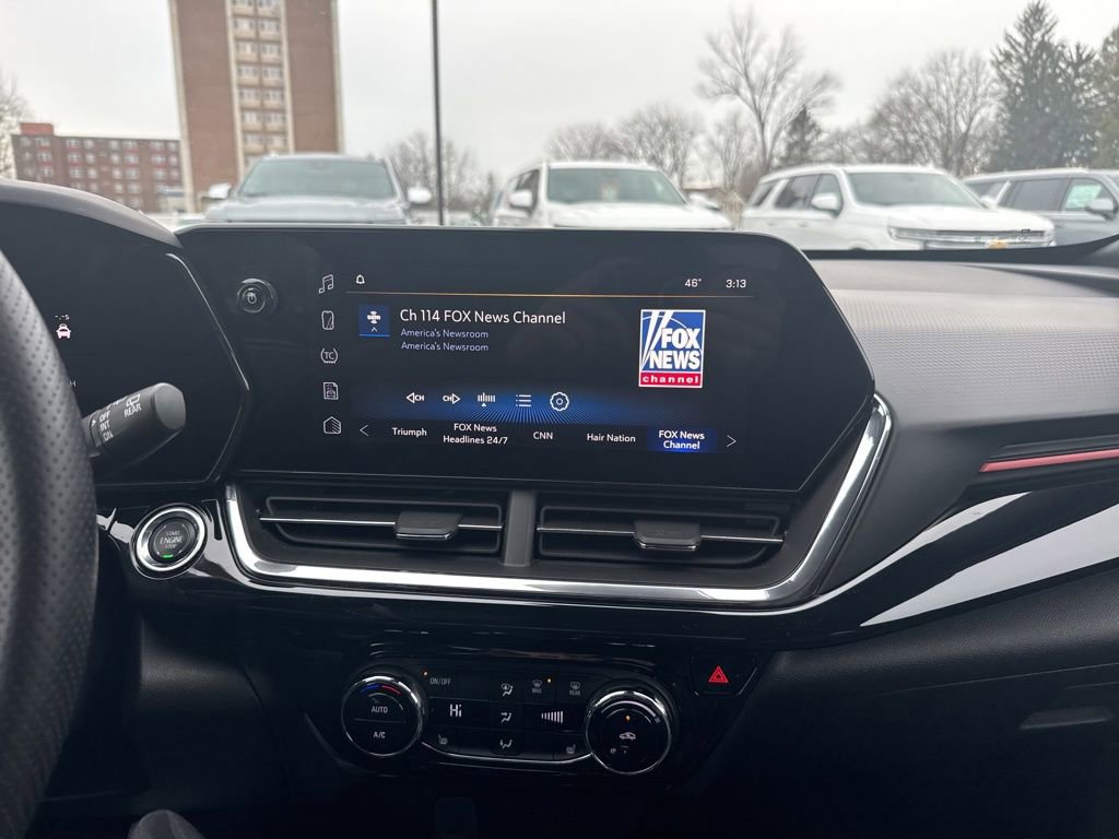 Used 2025 Chevrolet Trax RS w/ Driver Confidence Package image 22