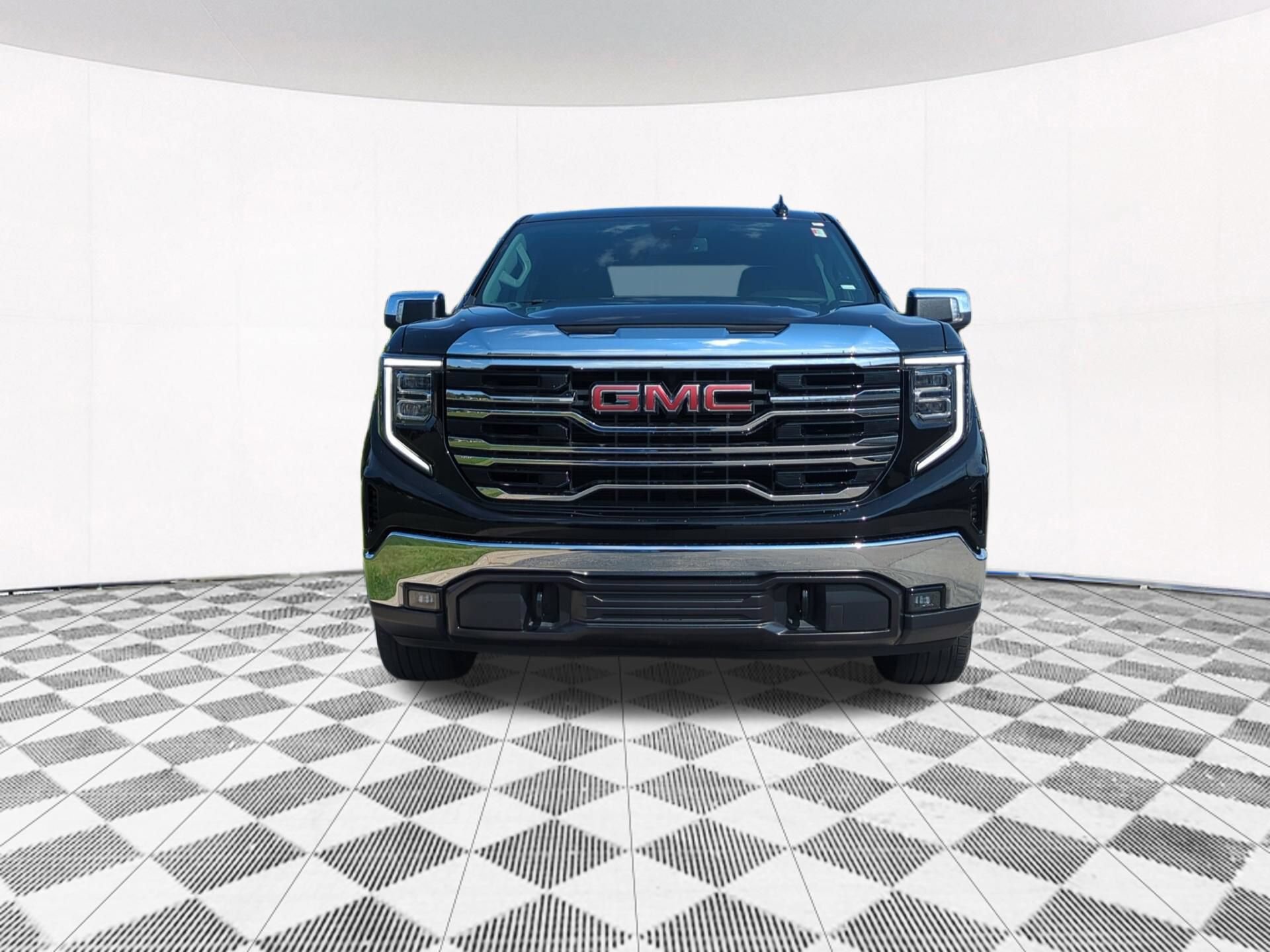 Used 2025 GMC Sierra 1500 SLT AWD/4WD image 7