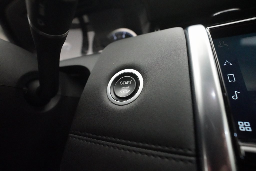 Used 2022 Land Rover Discovery Sport S image 31