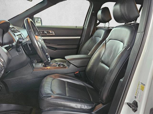 Used 2016 Ford Explorer XLT w/ Equipment Group 202A FWD image 13