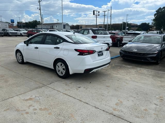 Used 2020 Nissan Versa S FWD image 5