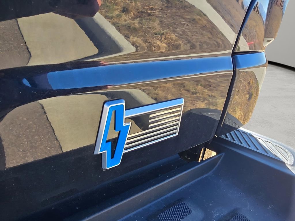 Used 2023 Ford F150 Lightning Lariat w/ Equipment Group 511A High image 9