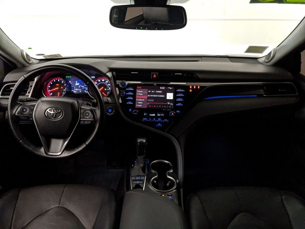 Used 2020 Toyota Camry XSE image 13