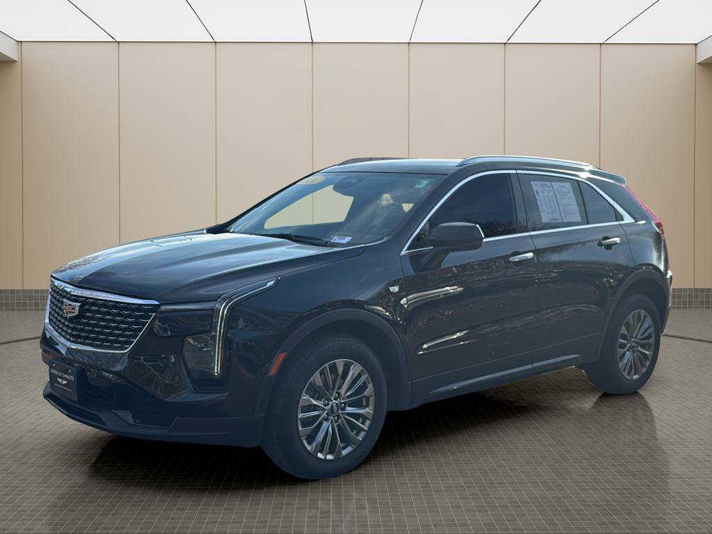 Used 2024 Cadillac XT4 Premium Luxury image 1