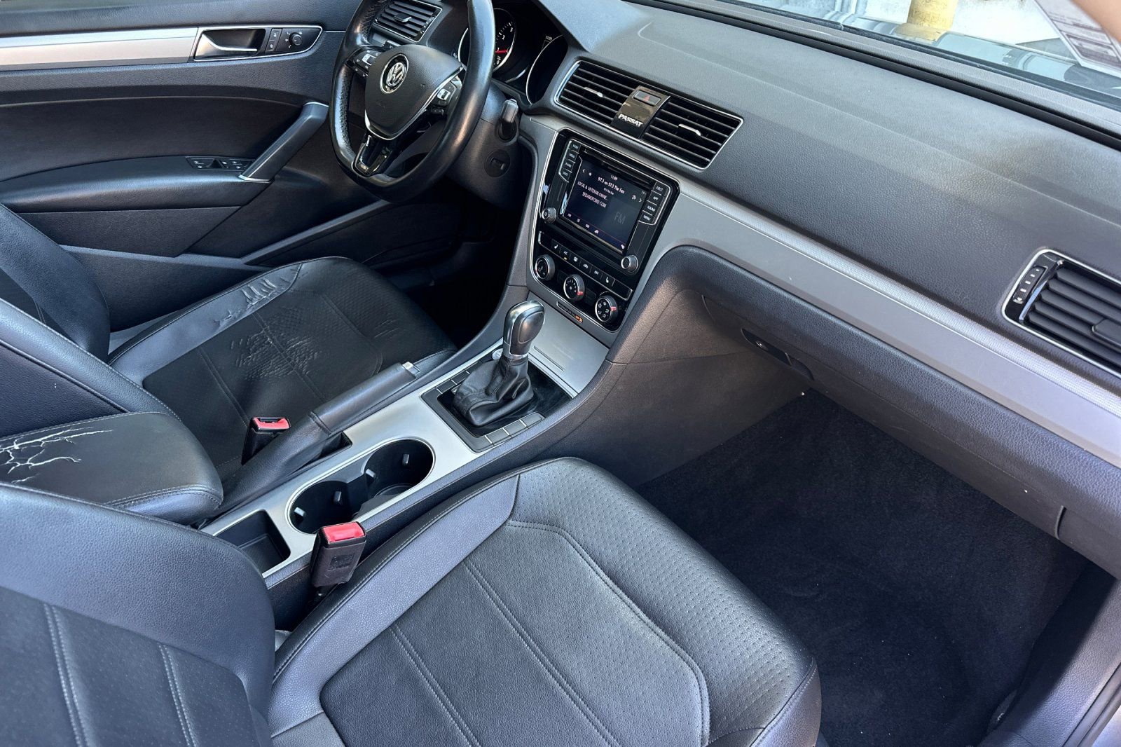 Used 2019 Volkswagen Passat 2.0T Wolfsburg image 15