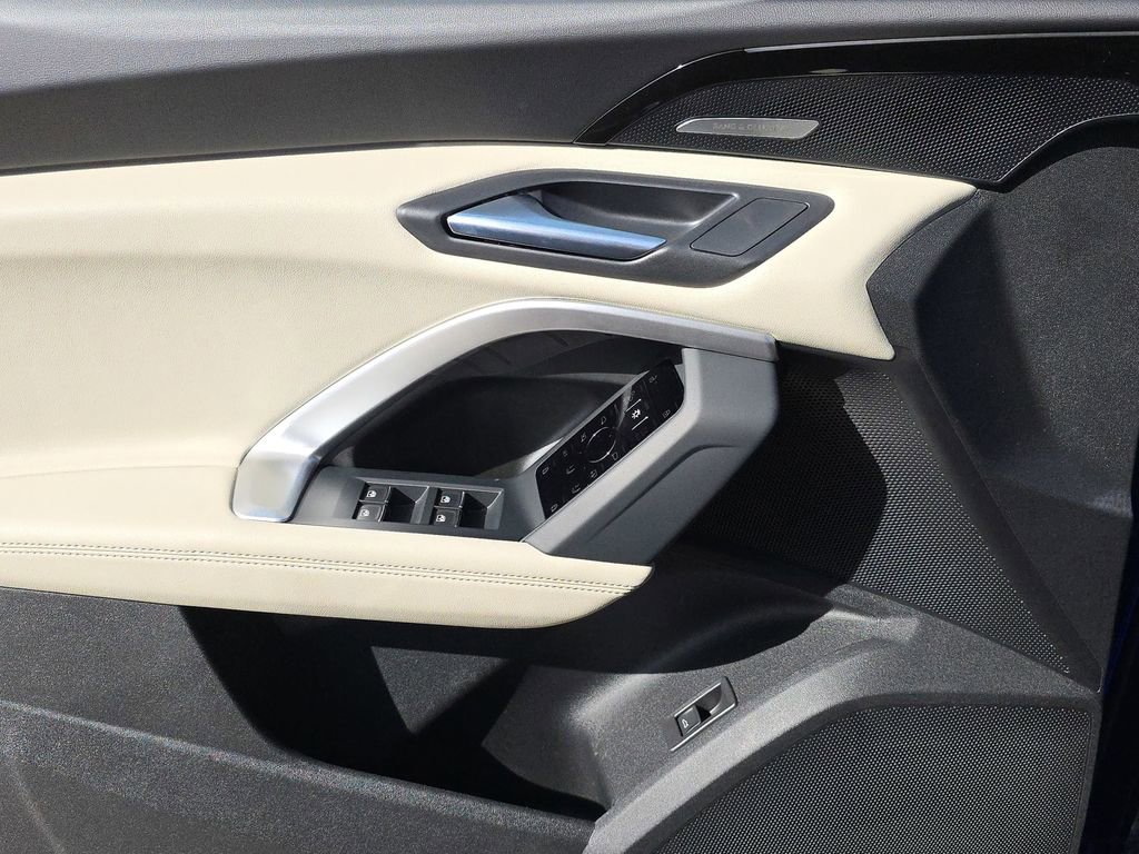 New 2025 Audi Q5 Prestige image 18