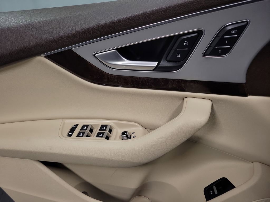 Used 2019 Audi Q7 2.0T Premium w/ Cold Weather Package image 22