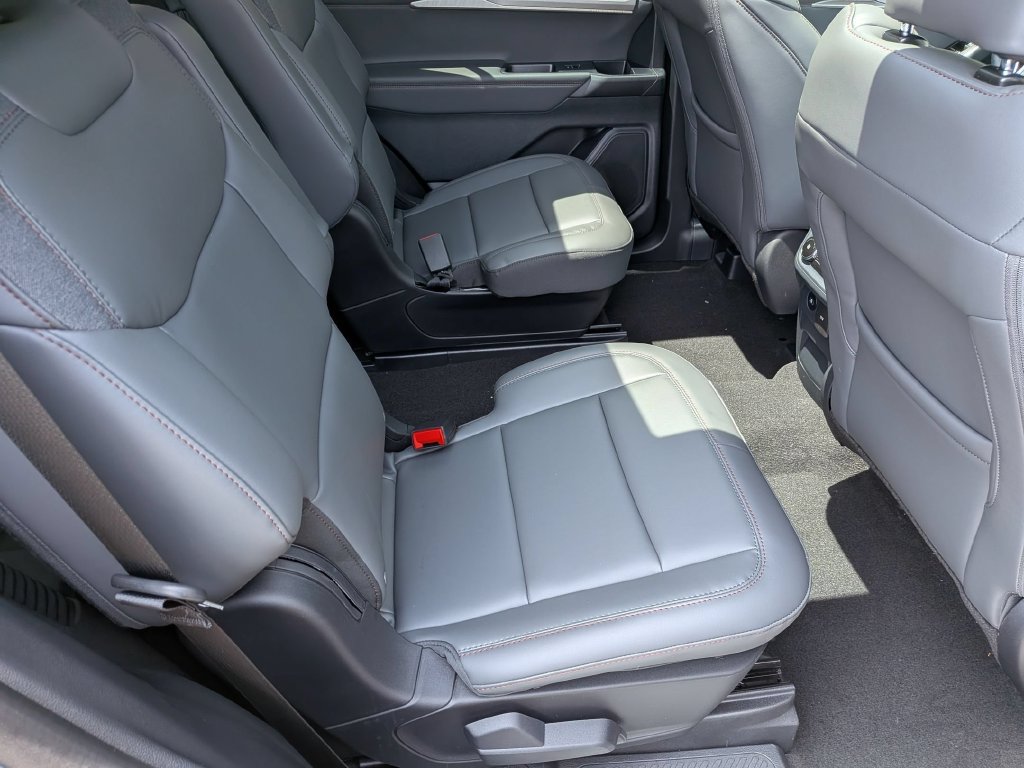 New 2026 Ford Explorer Active w/ Active Comfort Package AWD/4WD image 22