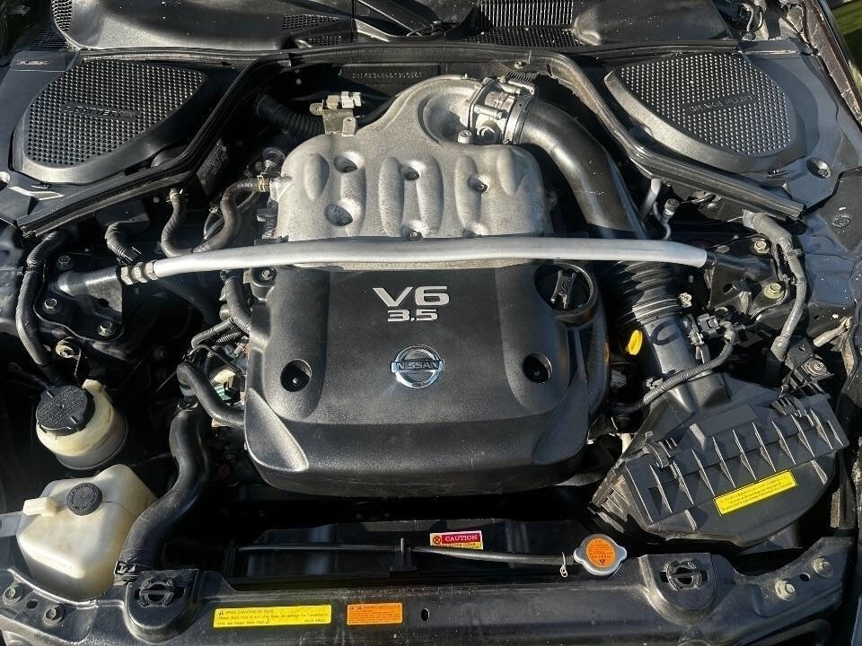 Used 2006 Nissan 350Z Touring w/ (N93) Cargo Convenience Pkg image 15