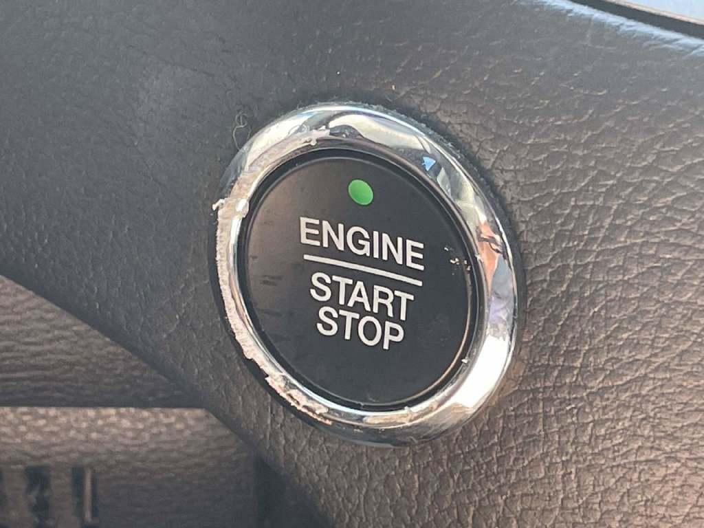Used 2020 Ford Edge SE FWD image 22