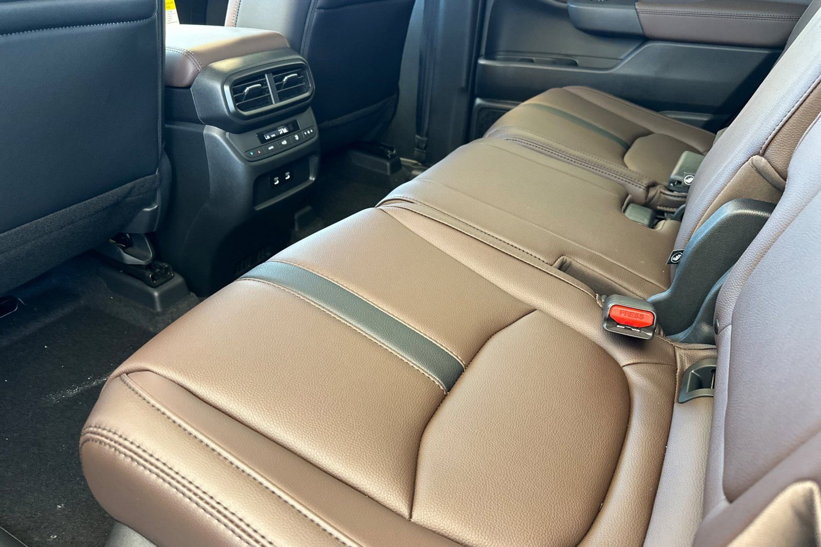 New 2026 Honda Pilot Touring image 13