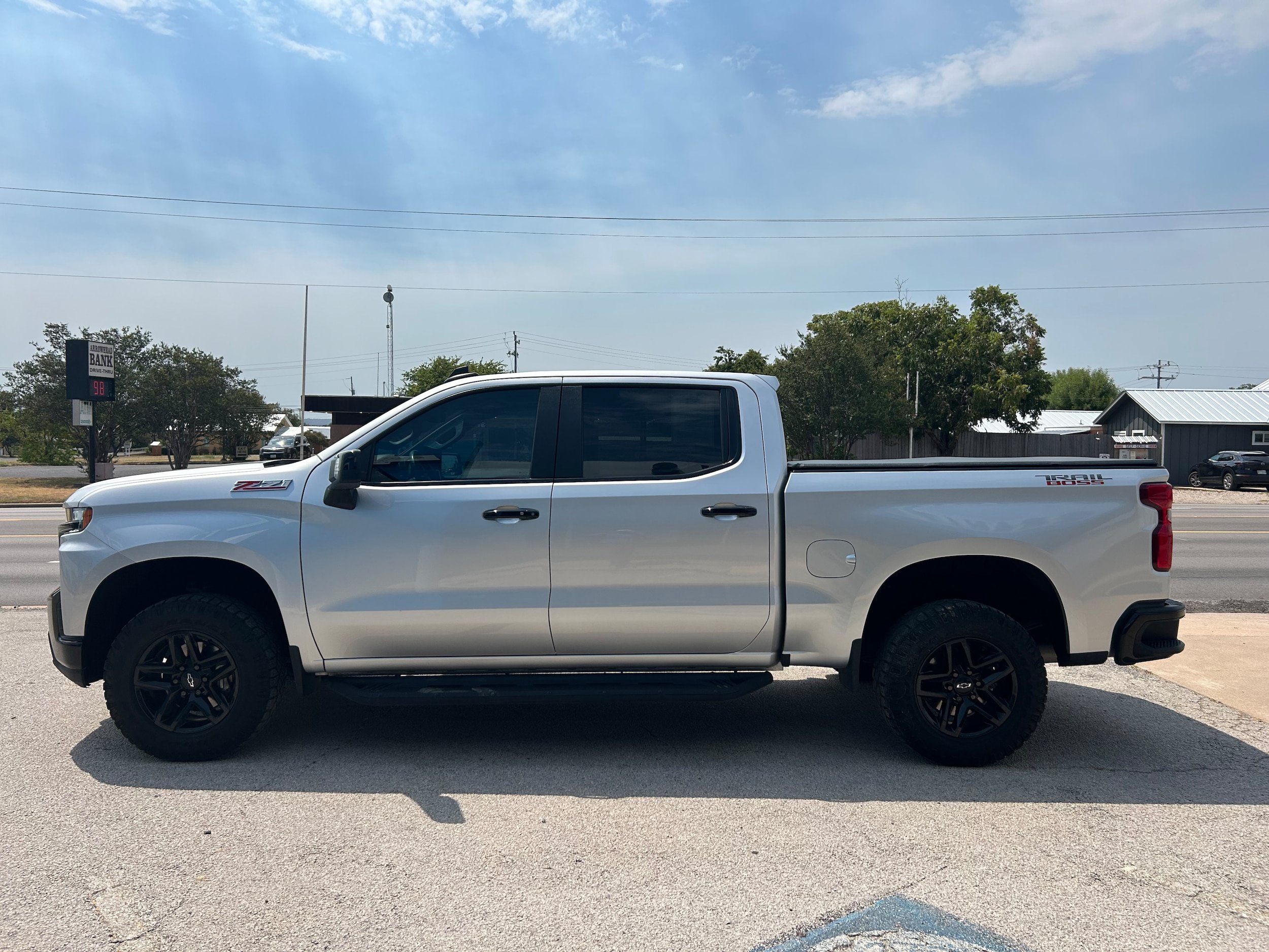 Used 2021 Chevrolet Silverado 1500 LT Trail Boss w/ Convenience Package II AWD/4WD image 6