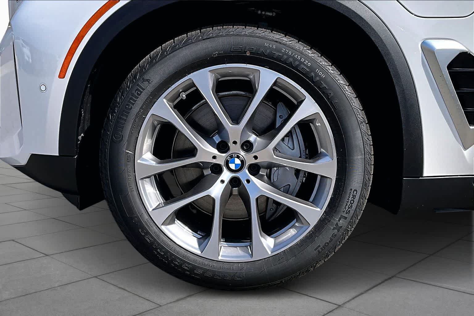 New 2026 BMW X5 xDrive50e w/ Climate Comfort Package AWD/4WD image 11