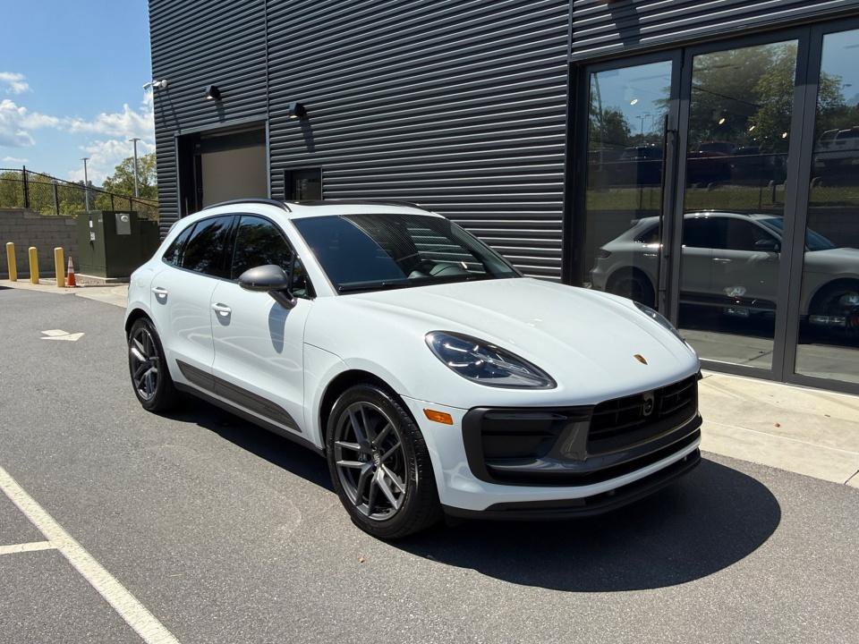 Certified 2026 Porsche Macan Turbo AWD/4WD image 9