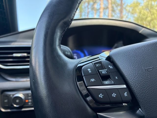 Used 2022 Ford Explorer Platinum w/ Equipment Group 601A AWD/4WD image 28