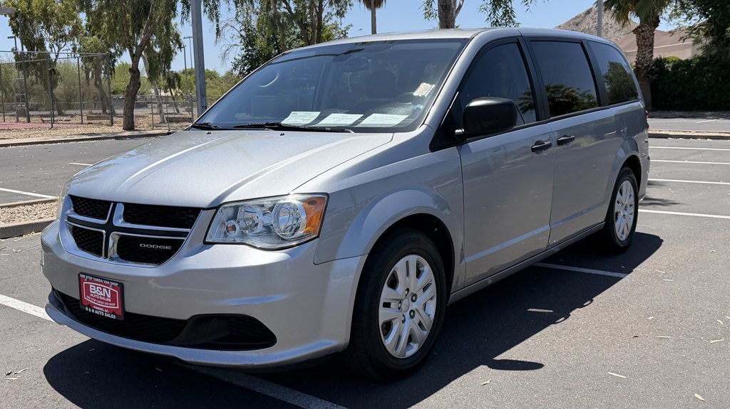 Used 2020 Dodge Grand Caravan SE w/ UConnect Hands-Free Group FWD image 1