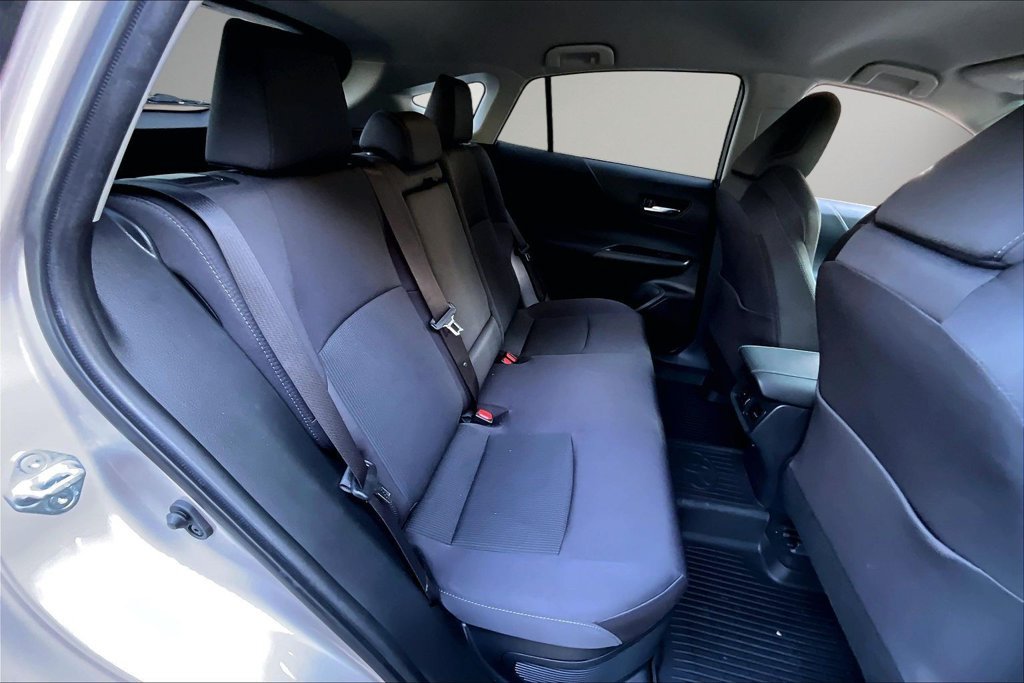 Used 2022 Toyota Venza LE AWD/4WD image 25