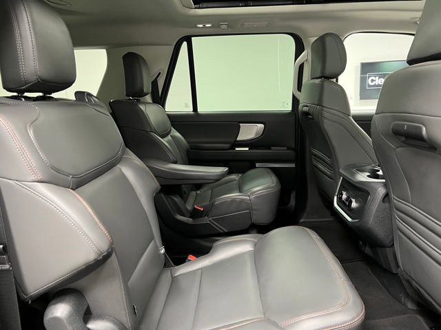 Used 2025 Ford Expedition Max Active AWD/4WD image 55