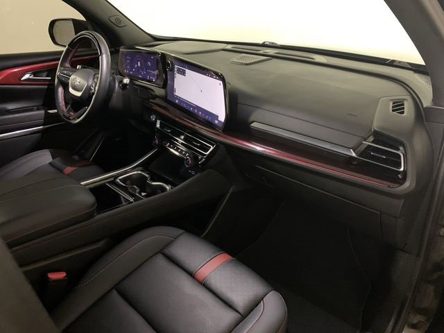 Certified 2024 Chevrolet Traverse RS image 30