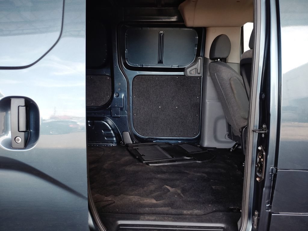 Used 2017 Nissan NV200 SV w/ Technology Package FWD image 16