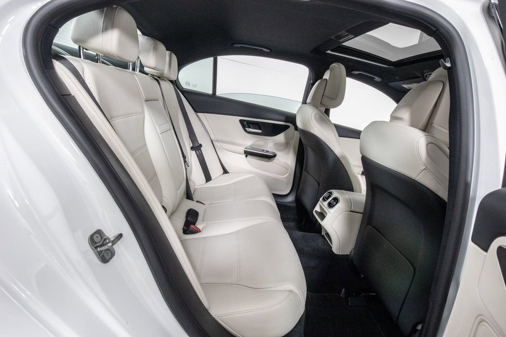 Used 2024 Mercedes-Benz C 300 4MATIC Sedan image 11