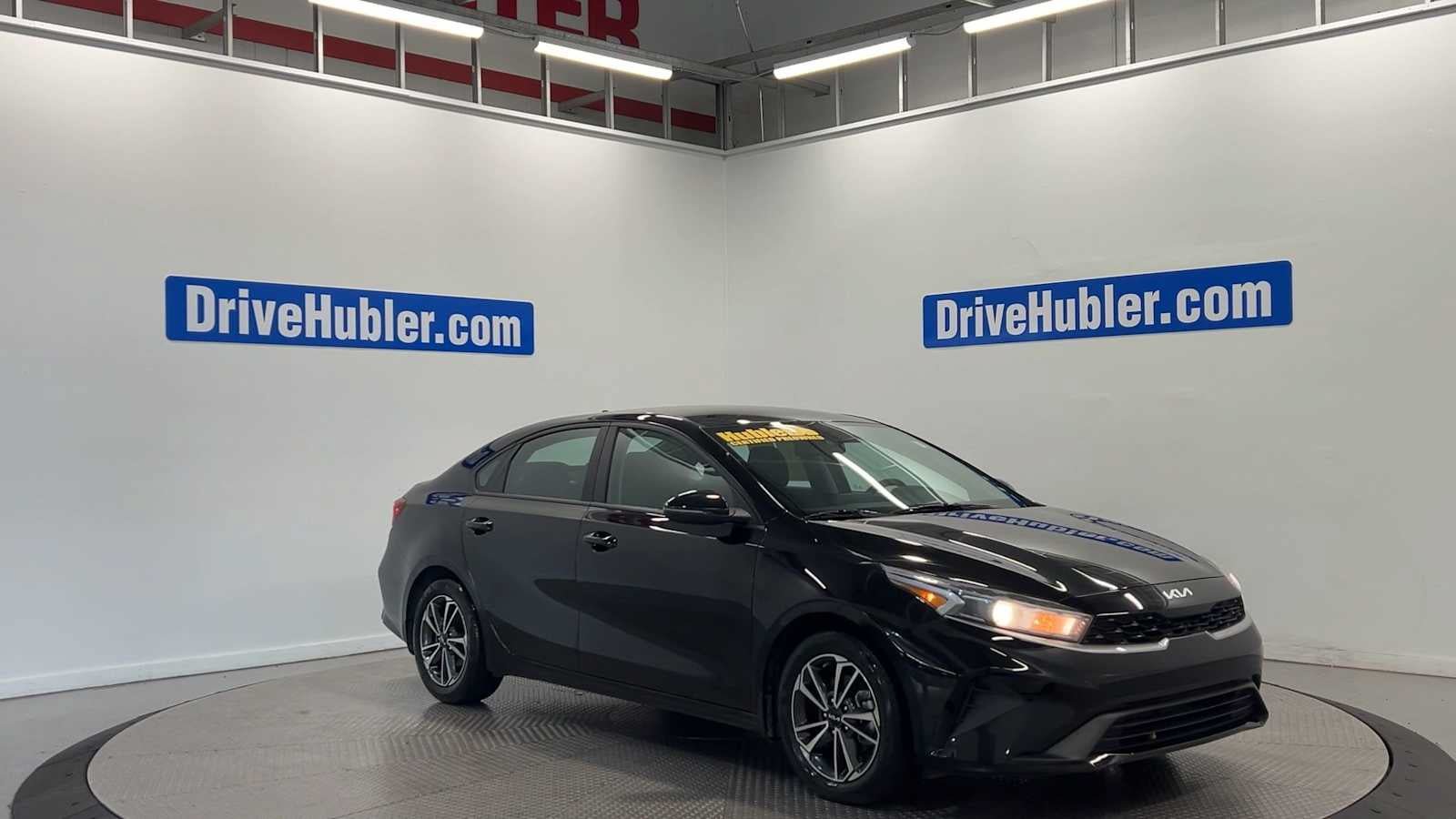 Used 2024 Kia Forte LXS w/ LXS Technology Package FWD image 2